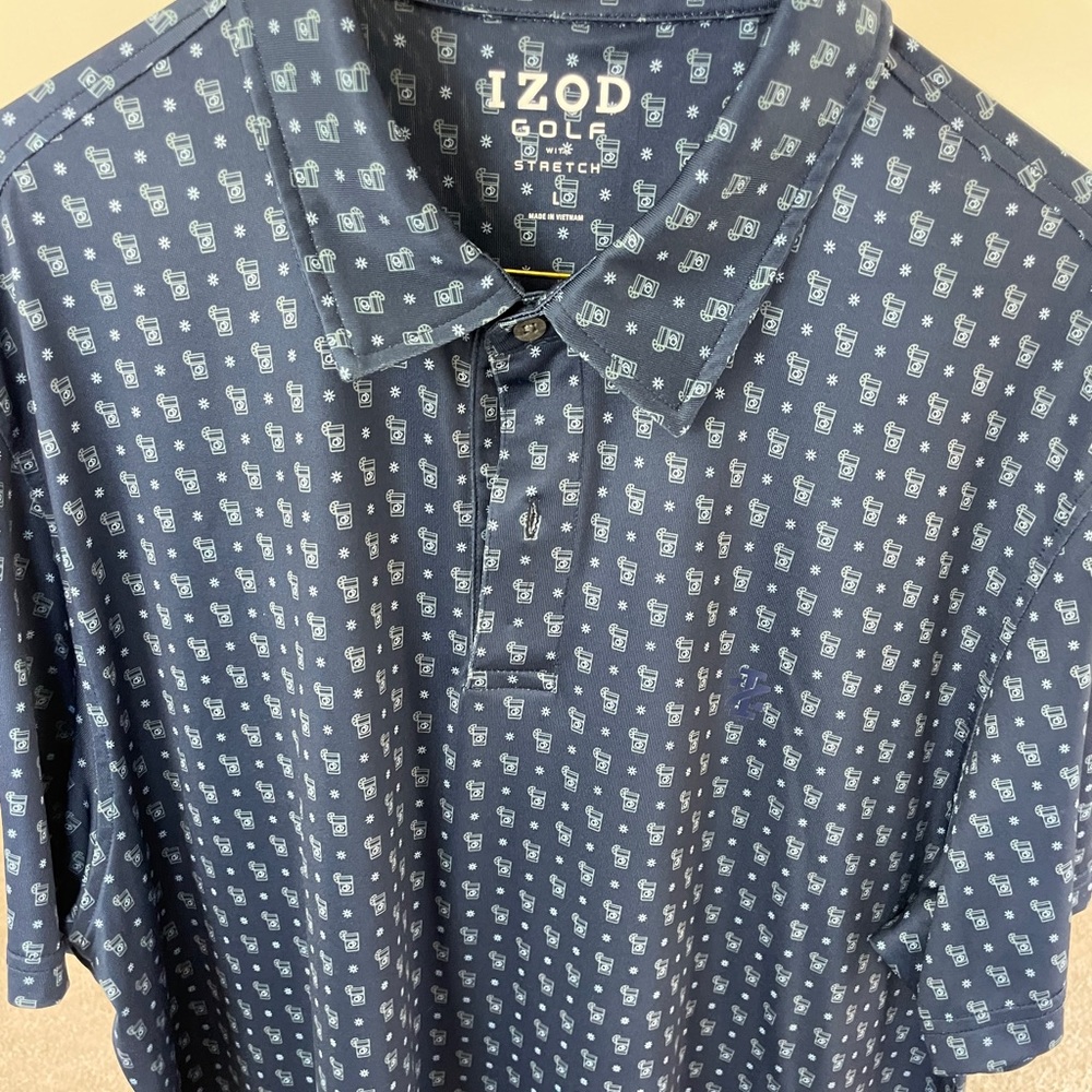 Golf shirt with an old fashion print